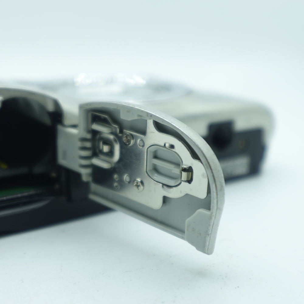 Used Nikon Coolpix L27 | Silver | U8