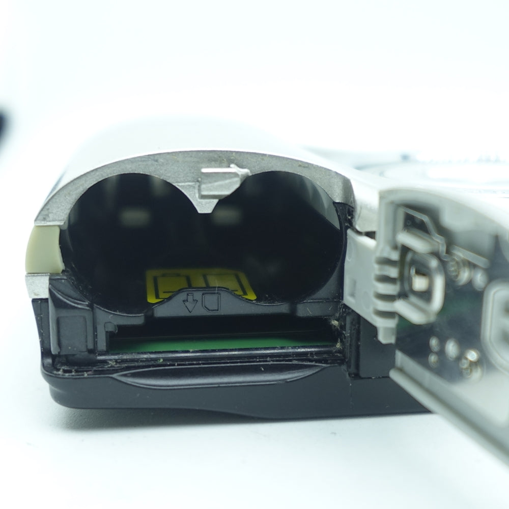Used Nikon Coolpix L27 | Silver | U8