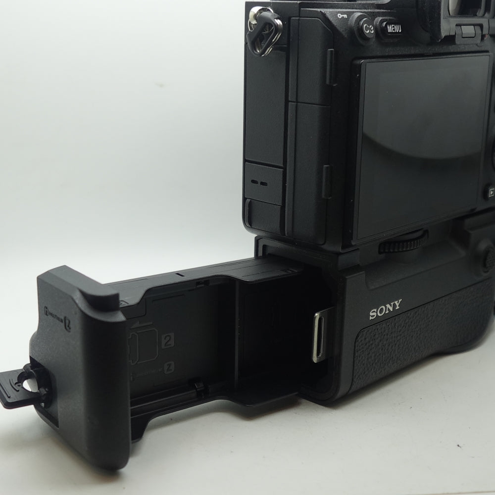Used Sony A1 Mirrorless Camera W/ VG-C4EM Battery Grip | U8