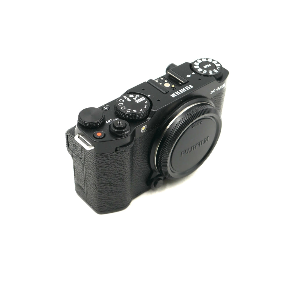 FUJIFILM X-M5 Mirrorless Camera with XC 15-45mm f/3.5-5.6 Lens | Black - U9+