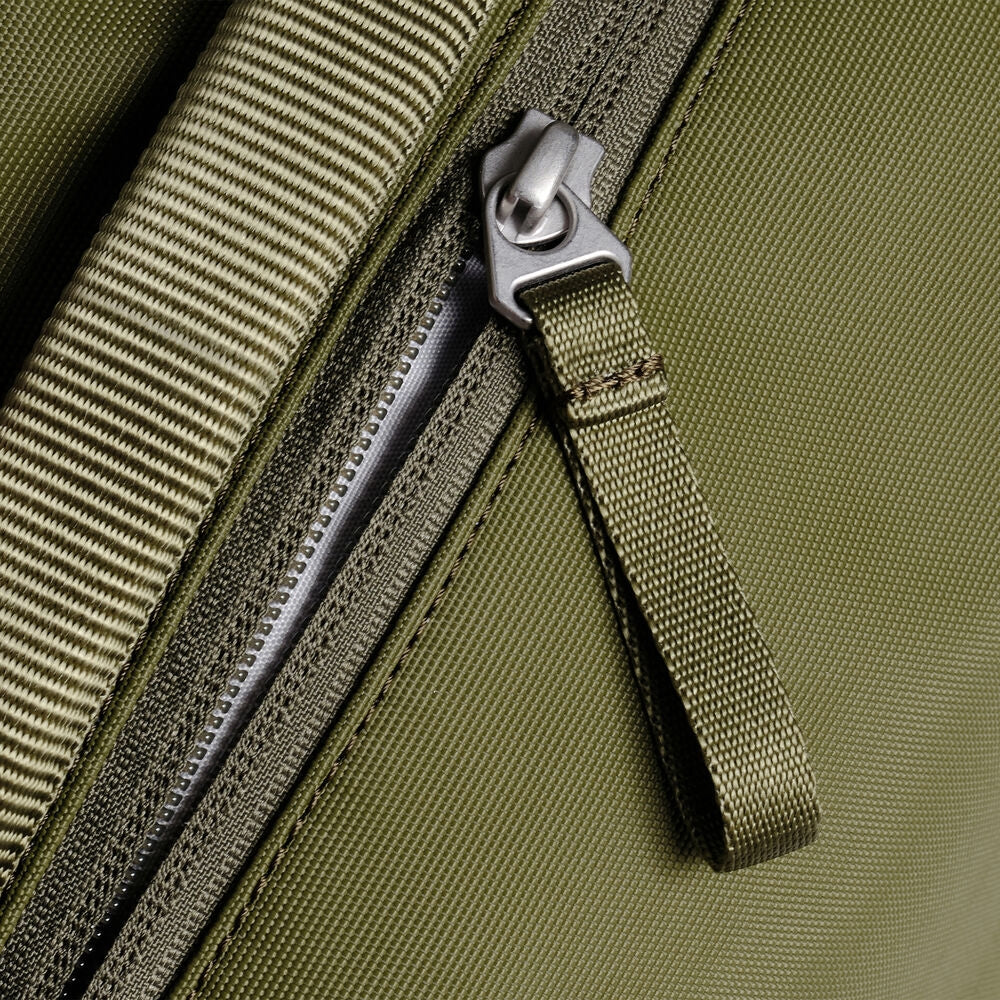 Urth Arkose 20L Backpack | Green