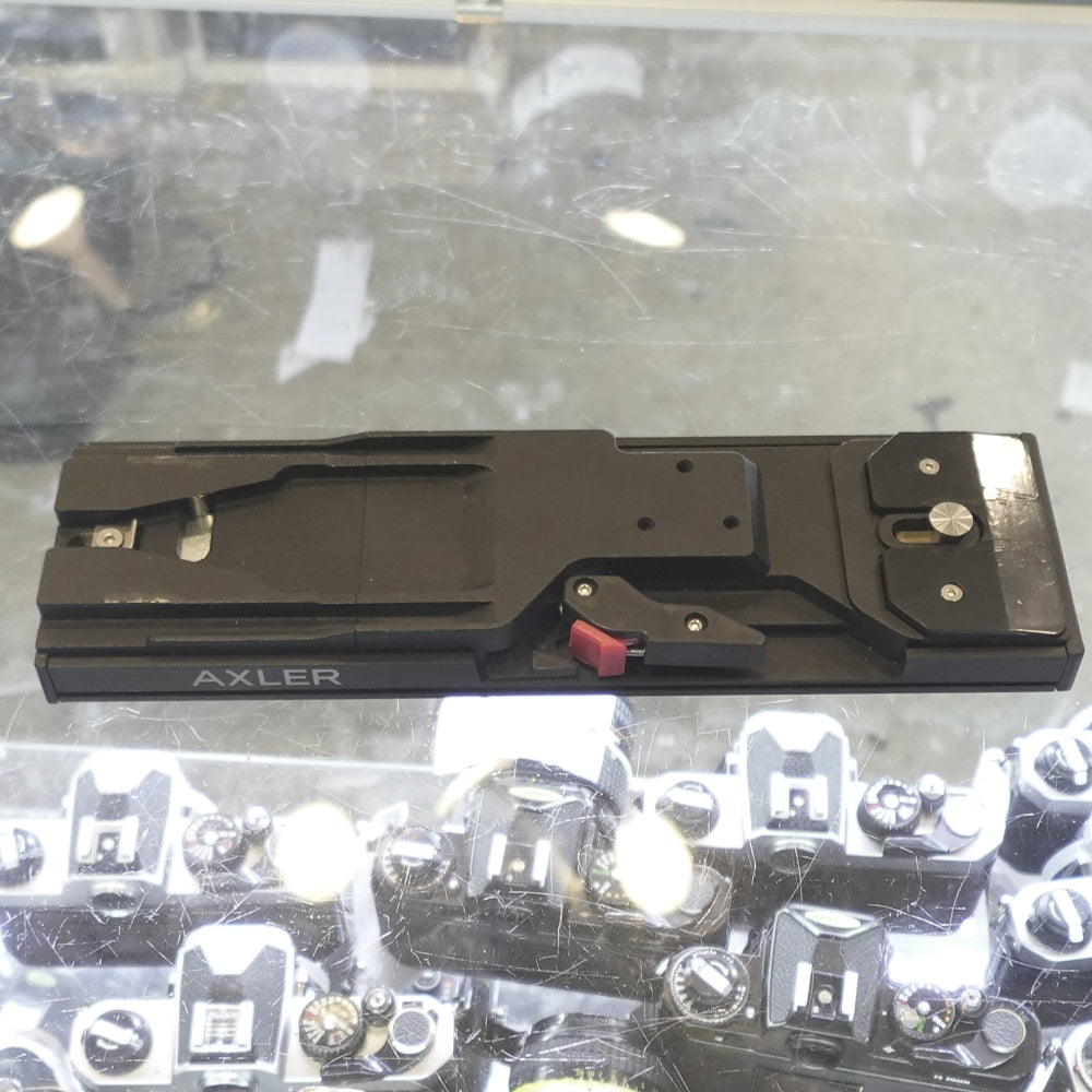 Used Axler Quick Release VCT-Style Plate | U8