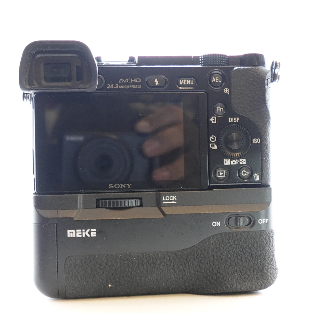 Used Sony A6000 W/ MEKE Battery Grip | Black | U8