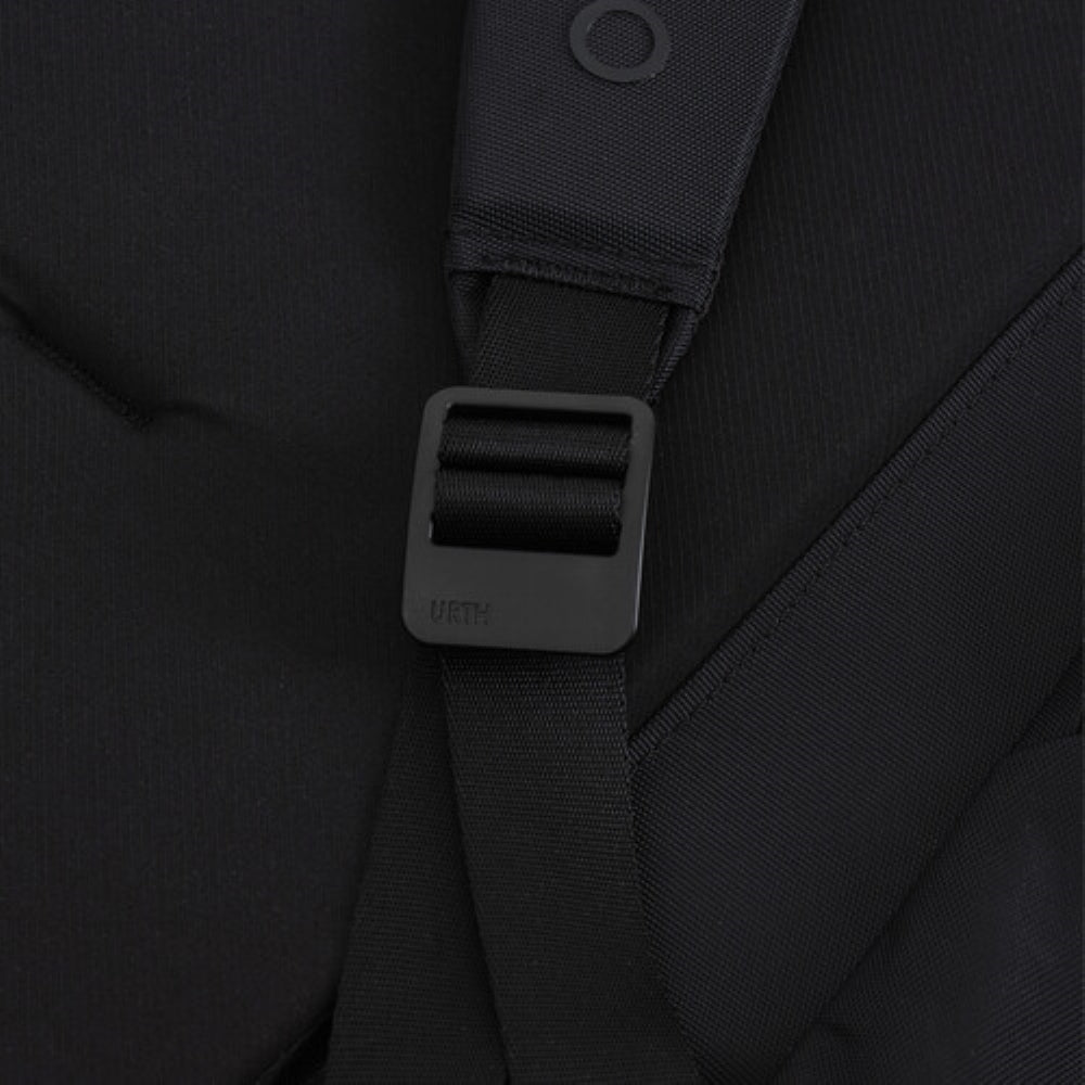 Urth Arkose 20L Backpack | Black