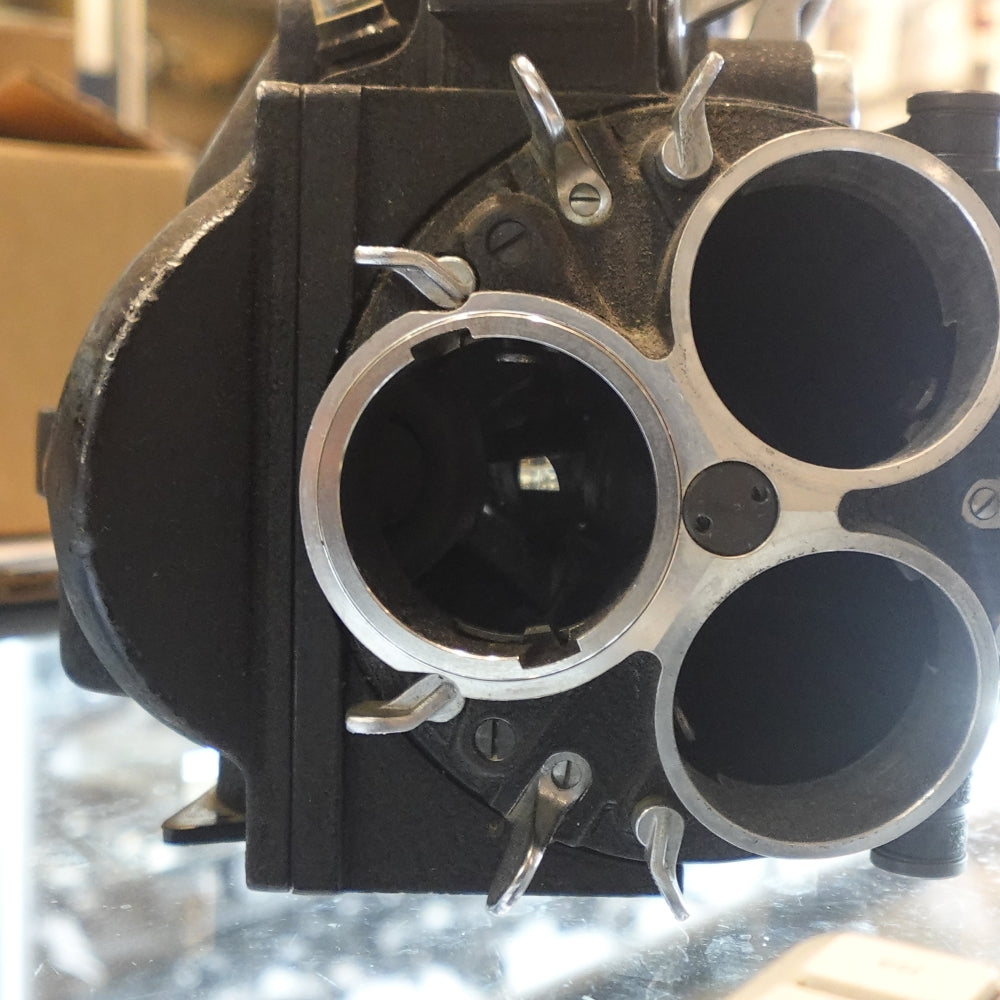 Used Arriflex 16M 16mm Cine Camera w/ 100ft Magazine & Motor | U8
