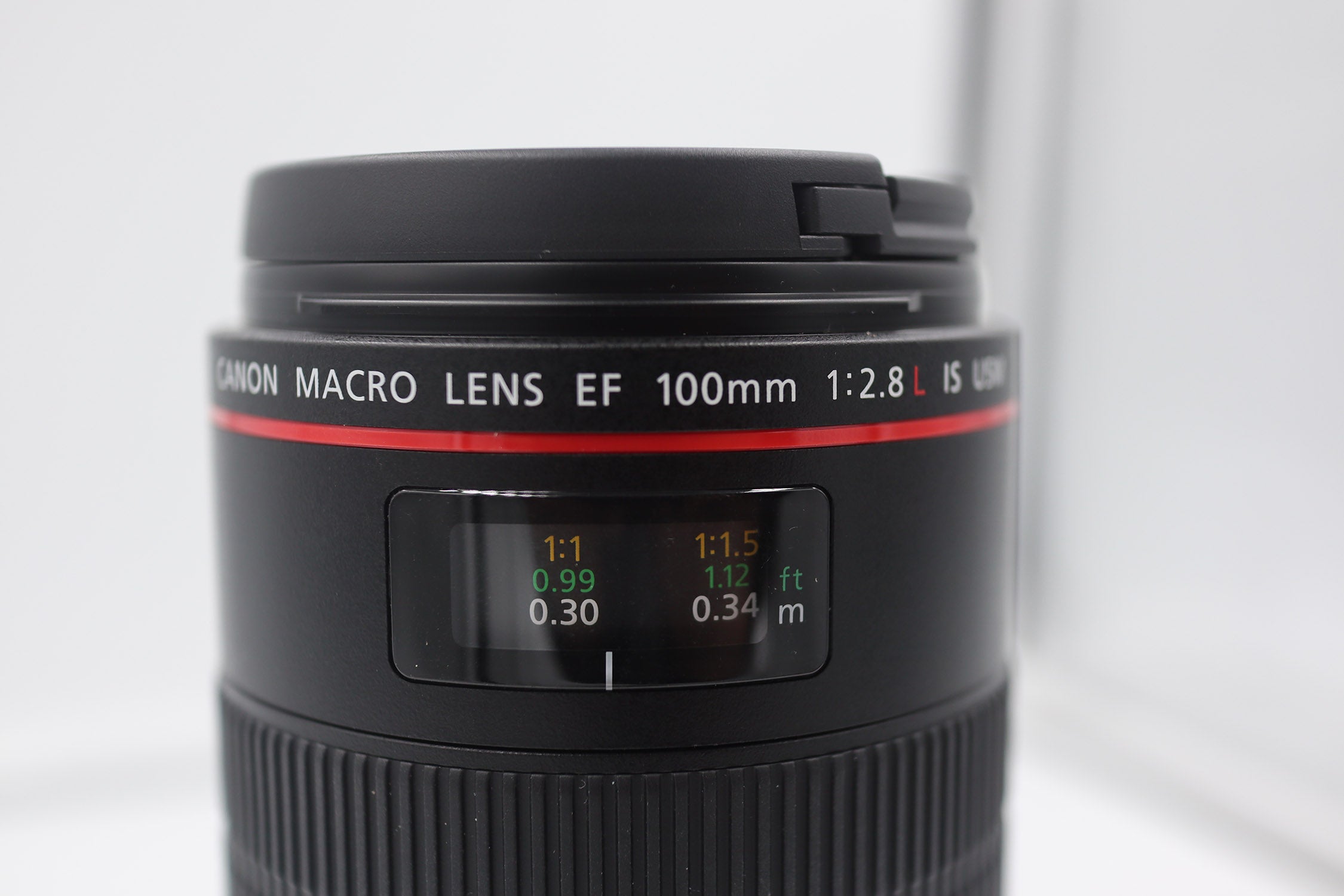 Canon EF 100mm f/2.8L Macro IS USM