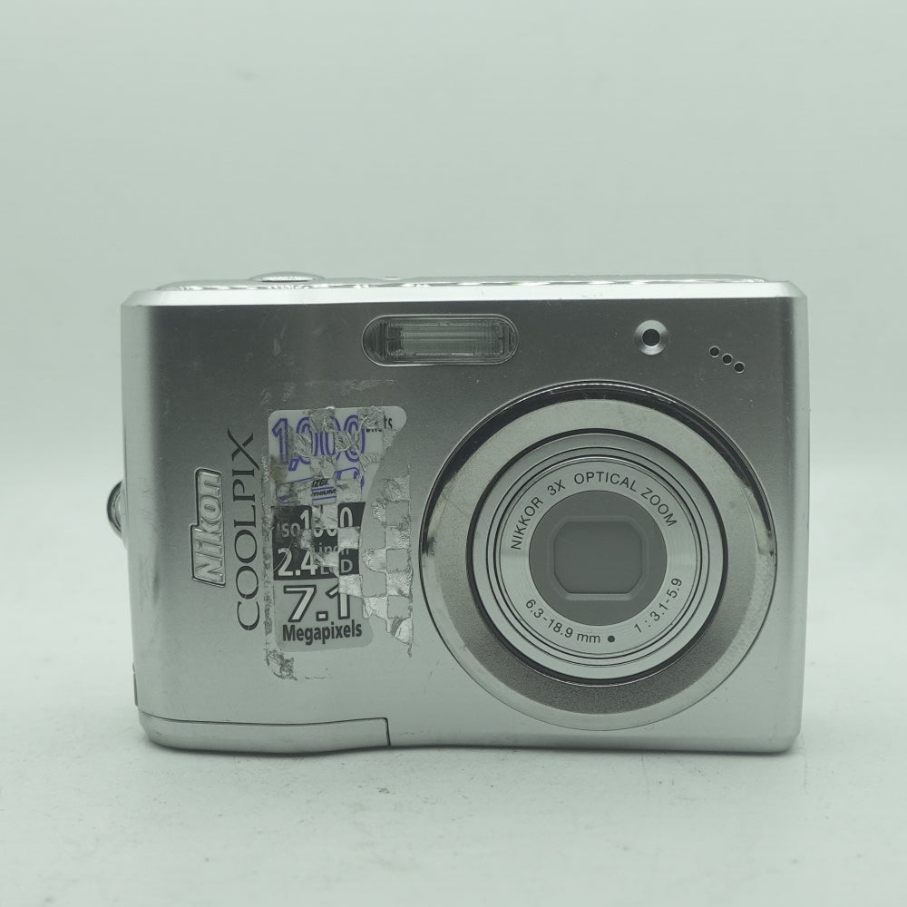 Used Nikon CoolPix L14 | Silver | U7