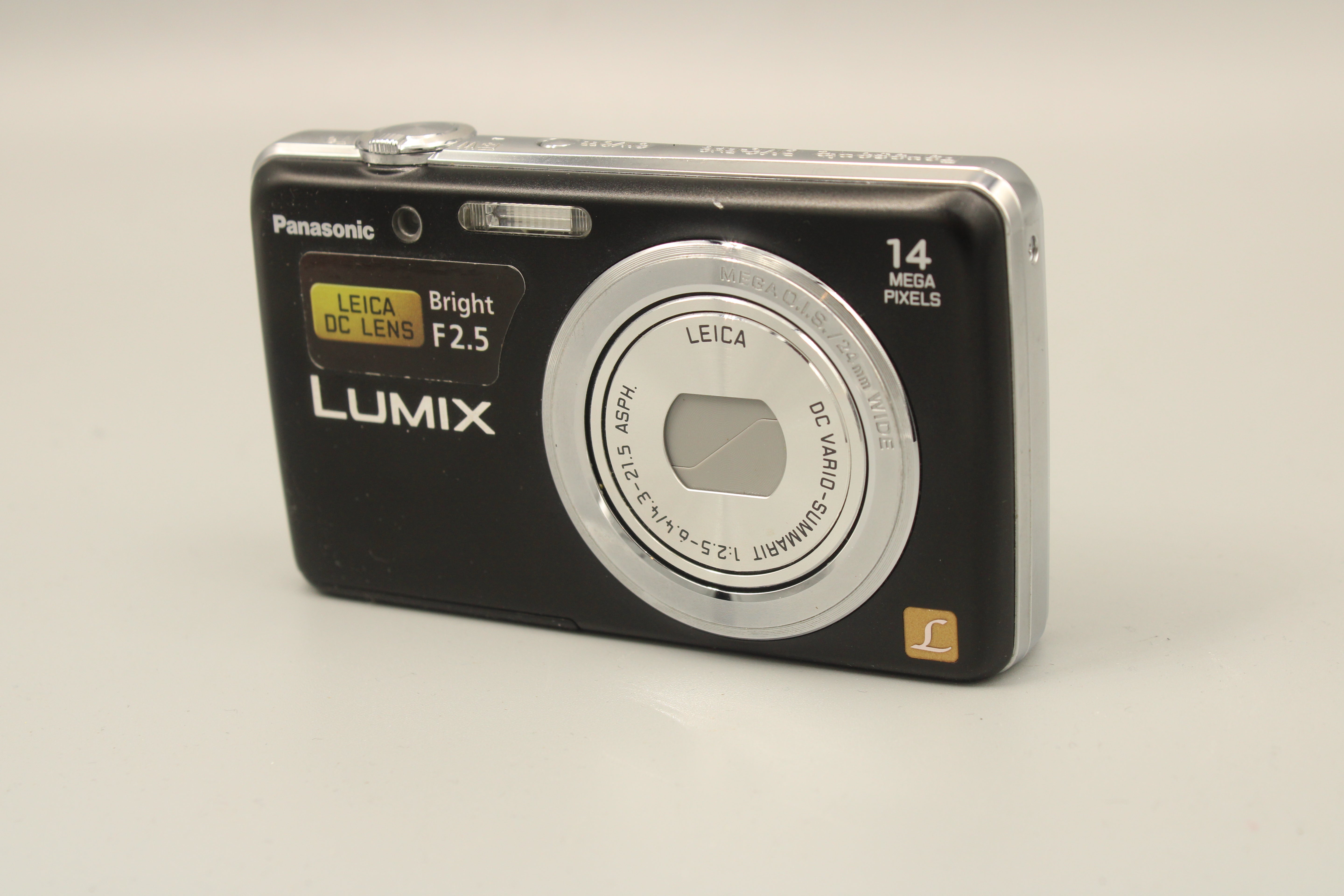 Used Panasonic Lumix FH6 14MP Used Very Good