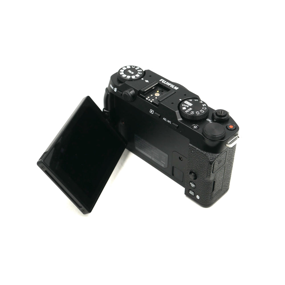 FUJIFILM X-M5 Mirrorless Camera with XC 15-45mm f/3.5-5.6 Lens | Black   - U9+
