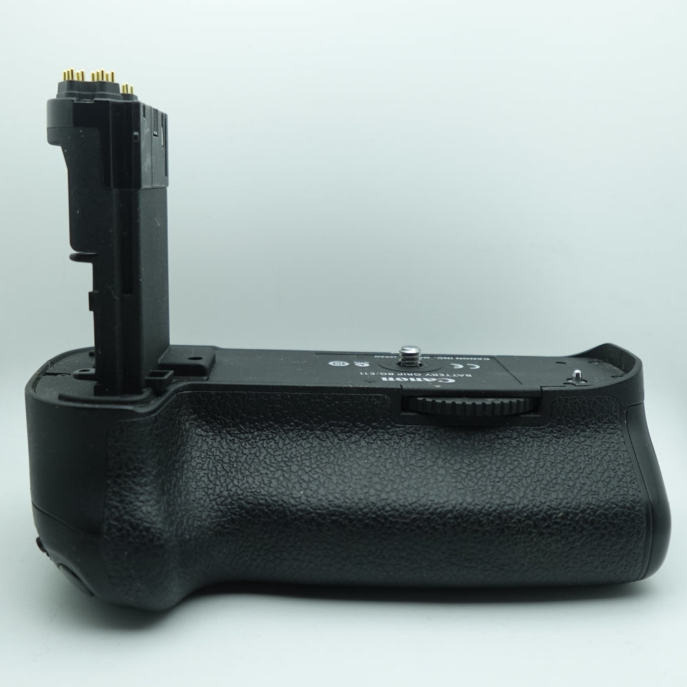 Used Canon BG-E11 Battery Grip |  Black | U8+