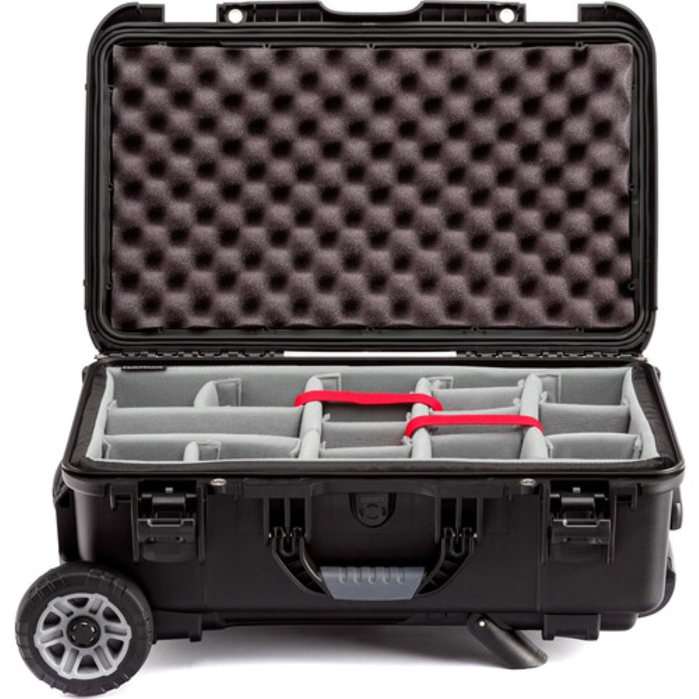 Nanuk 935 Hard Case with Heavy-Duty Wheels & Padded Dividers | 28.5L