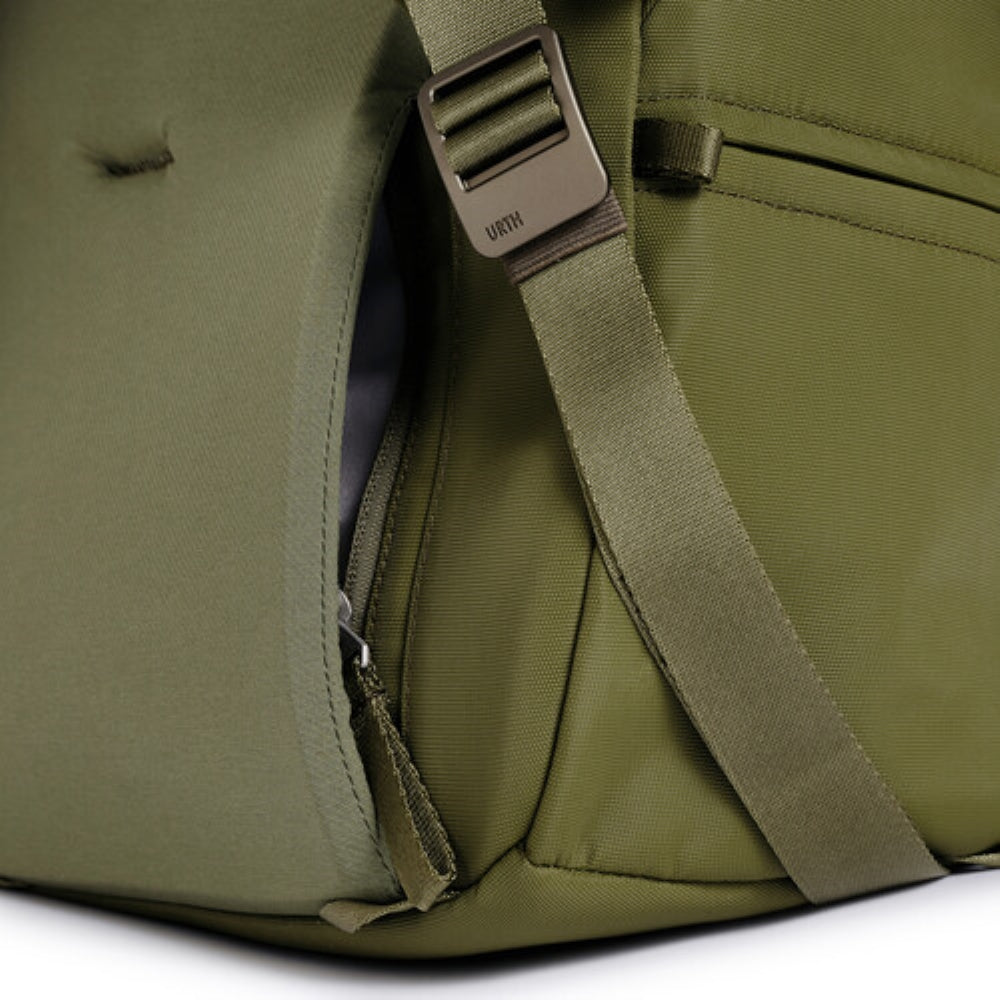 Urth Arkose 20L Backpack with Camera Insert | Green