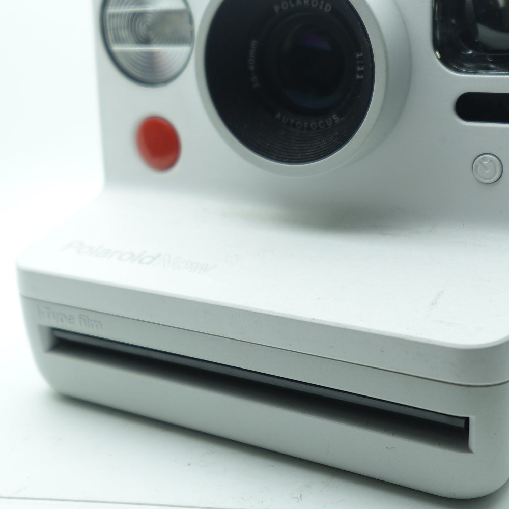 Used Polaroid Now | White | U8