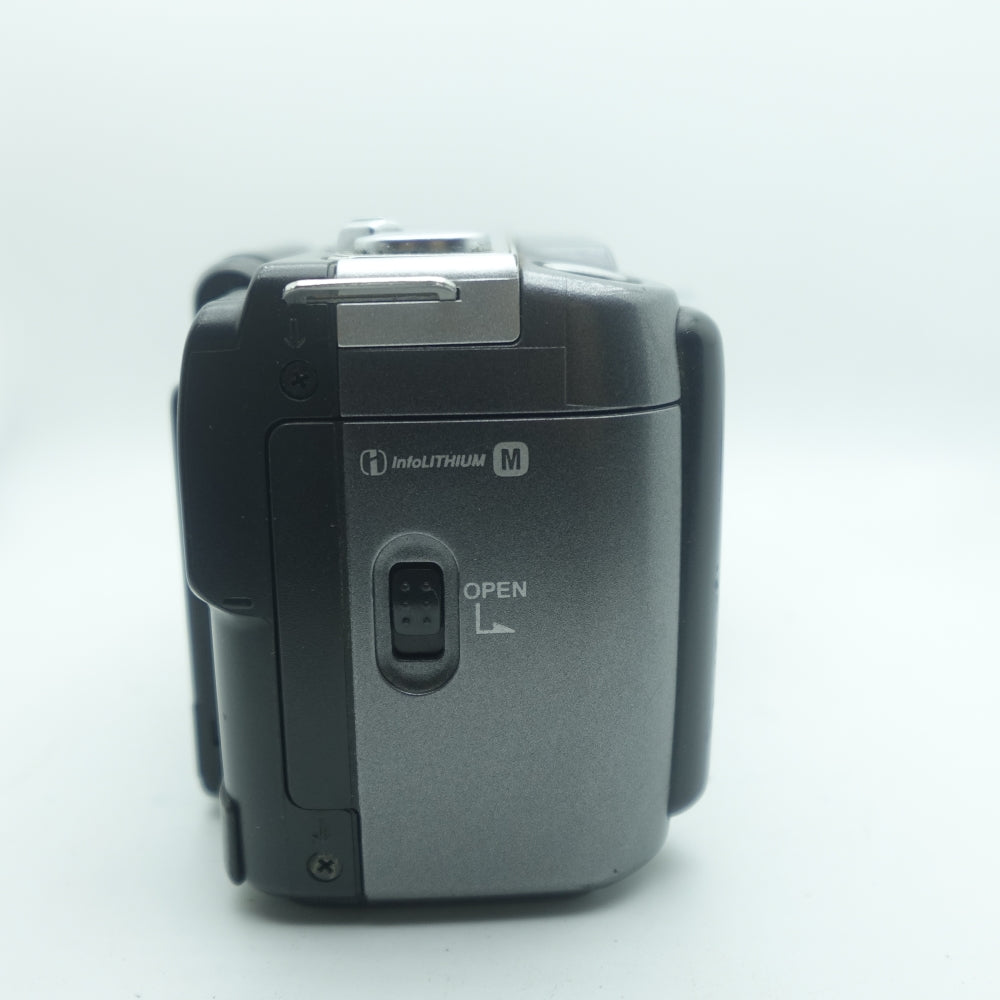 Used Sony Cybershot DSC-S30 | Grey | U8