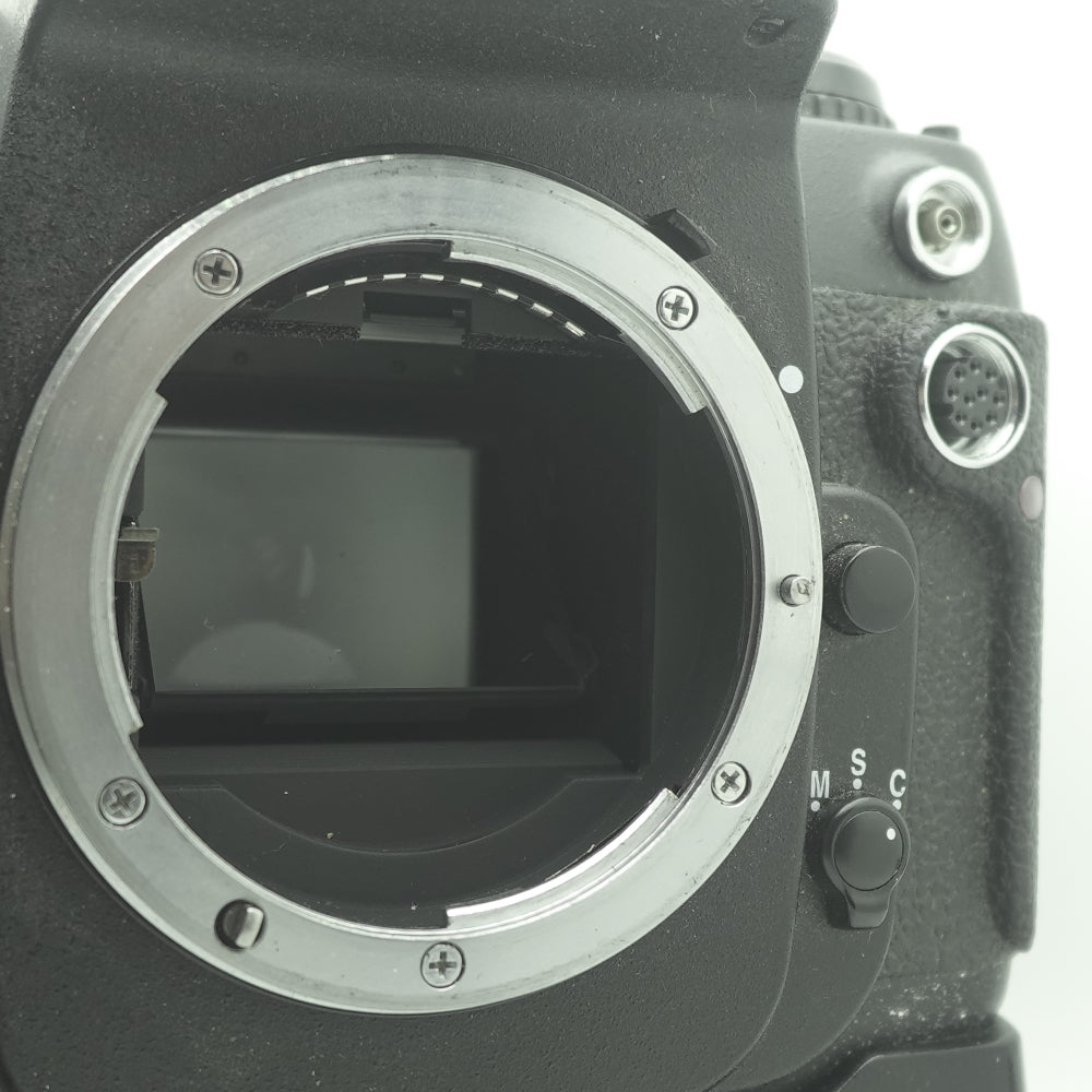 Used Nikon F100 W/ MB-15 Battery Grip | U8