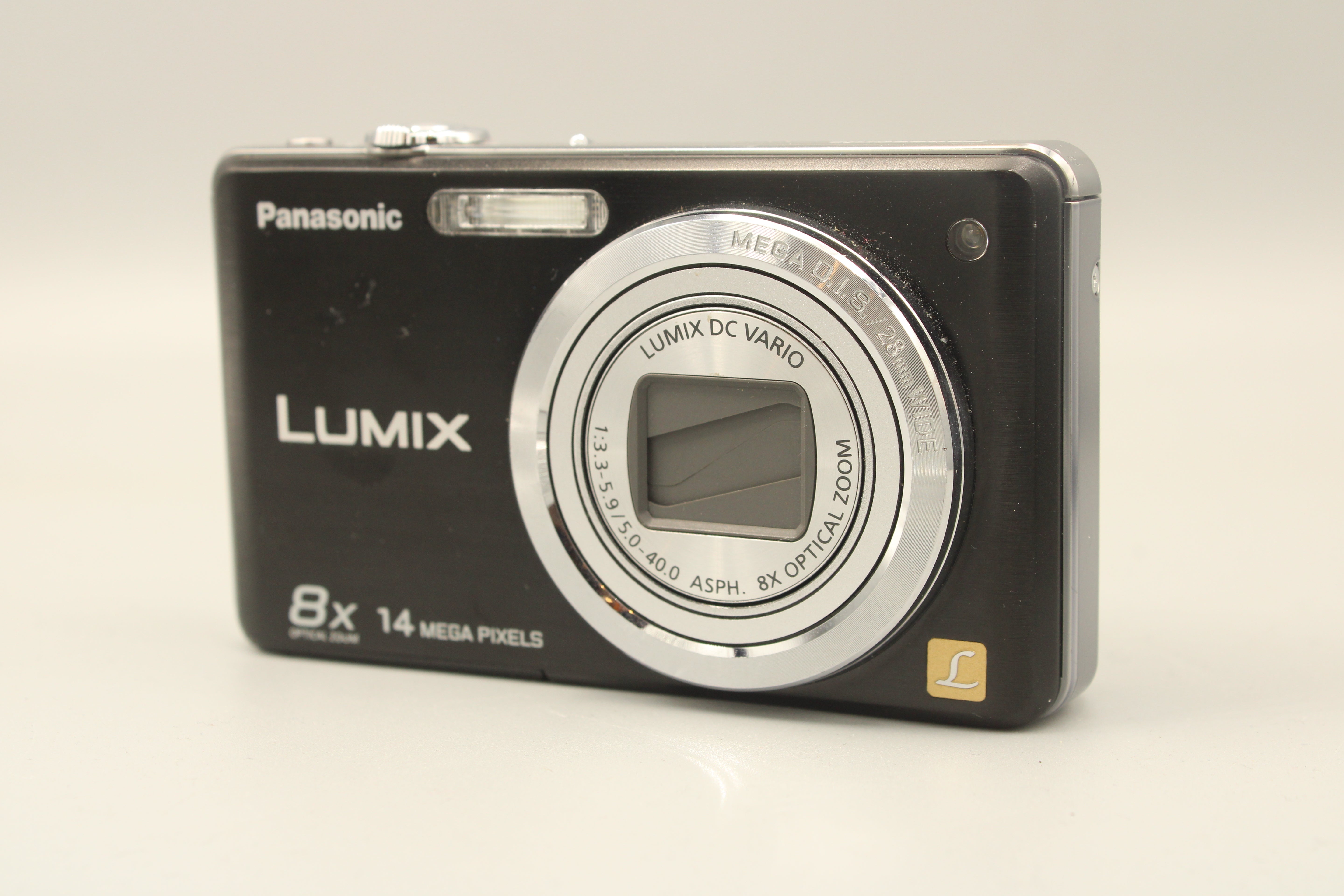 Used Panasonic Lumix FH22 14MP Used Very Good