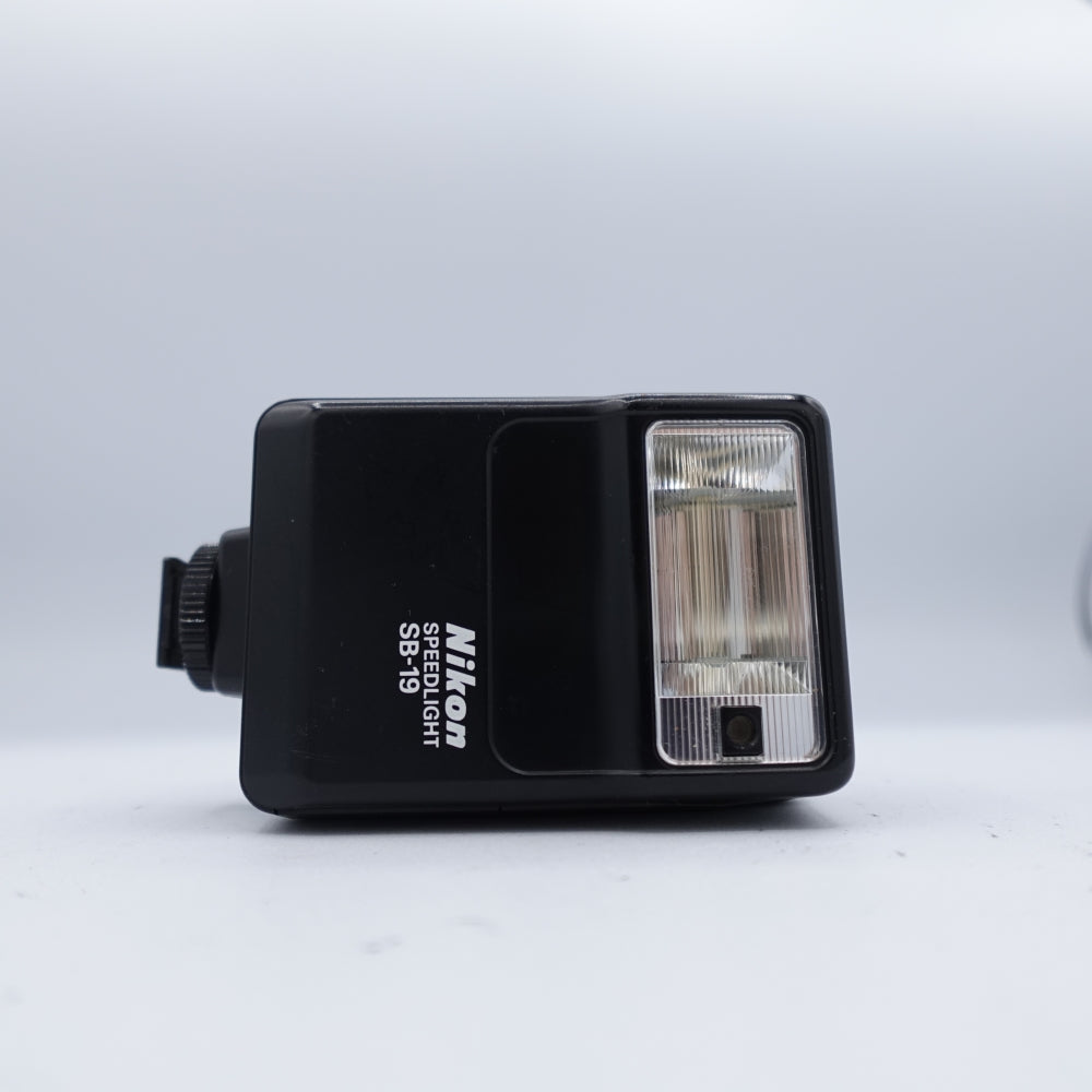 Used Nikon Speedlight SB-19 Flash | Black | U9