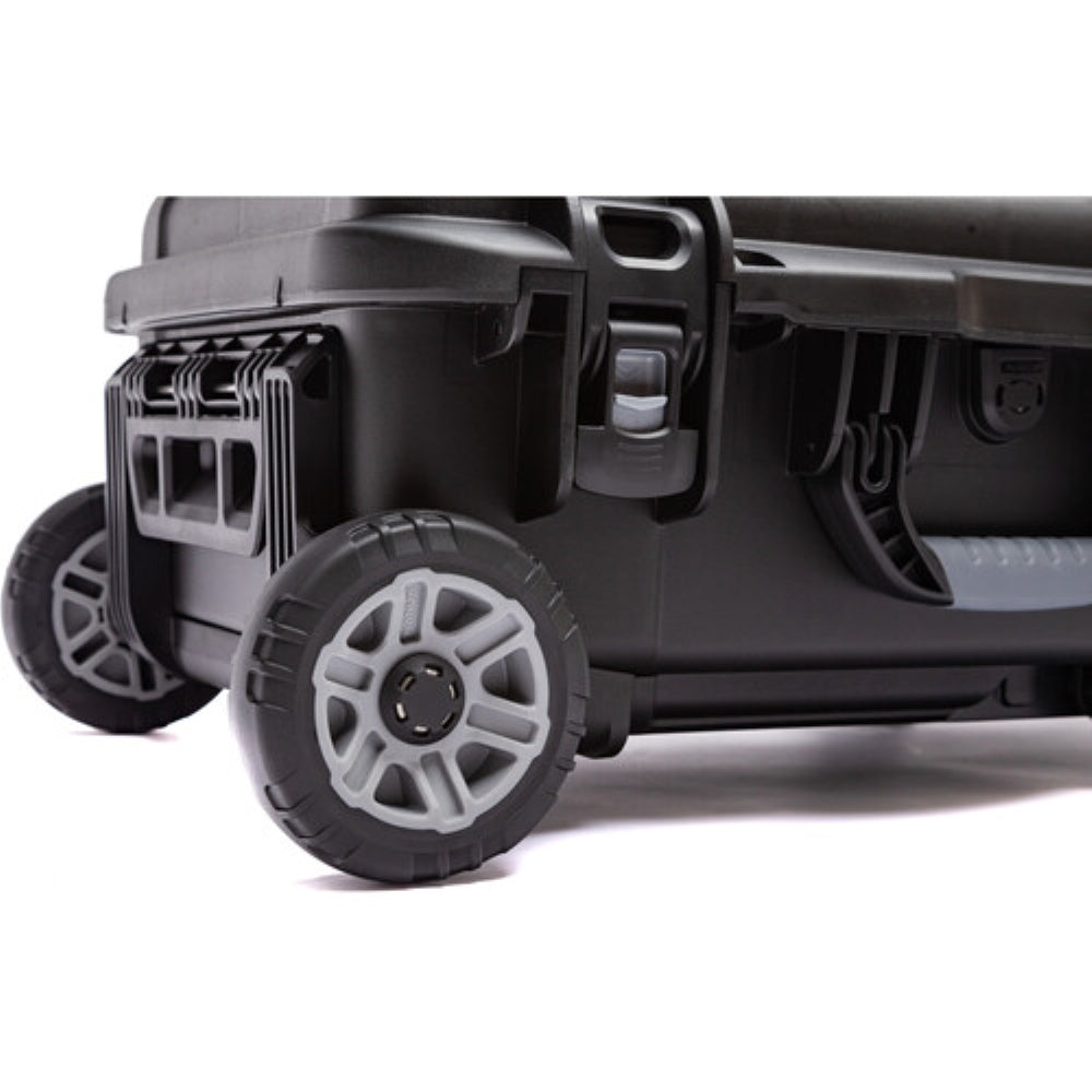 Nanuk 935 Hard Case with Heavy-Duty Wheels & Padded Dividers | 28.5L