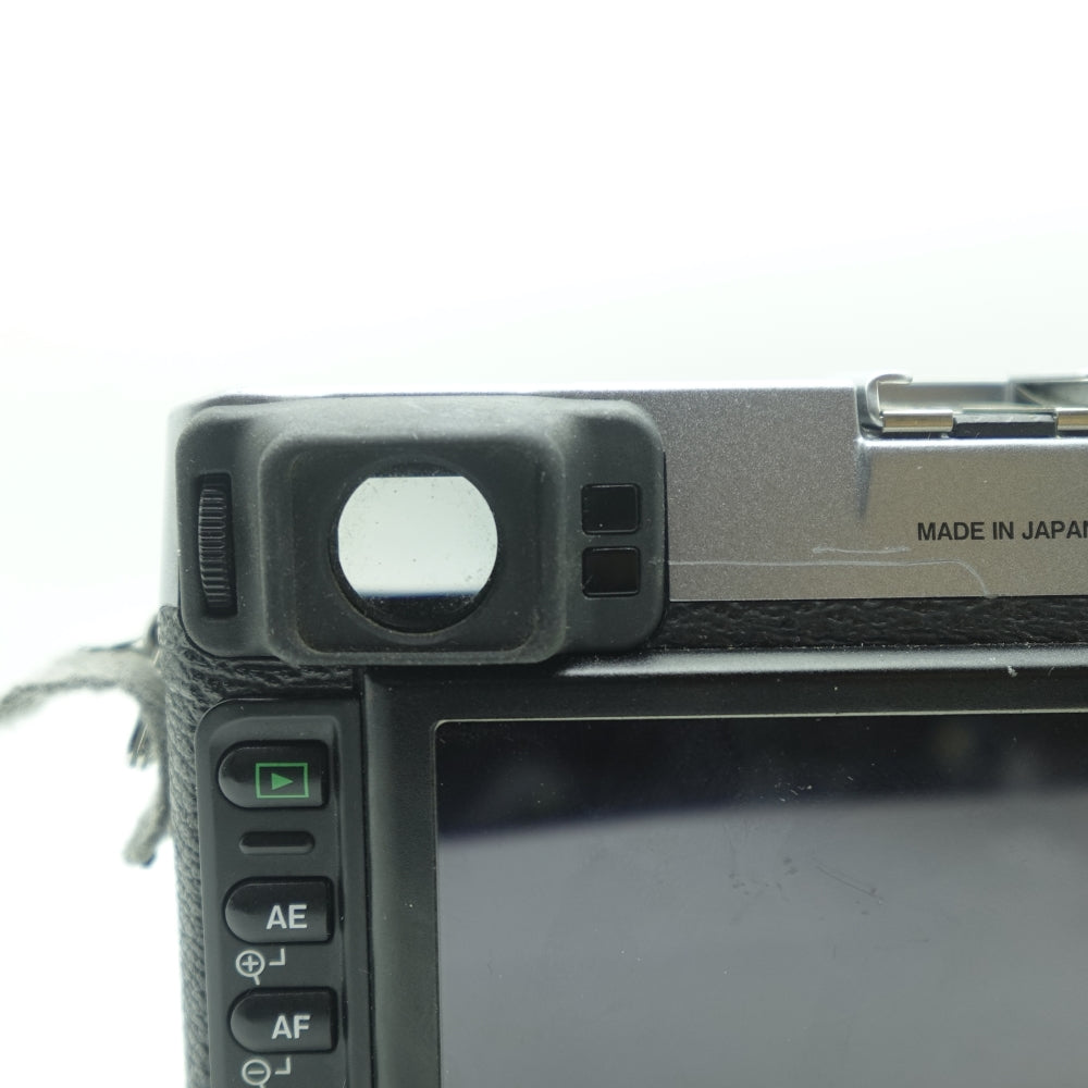 Used Fujifilm X100 |12.3MP APS-C | Digital Camera | Silver | U8