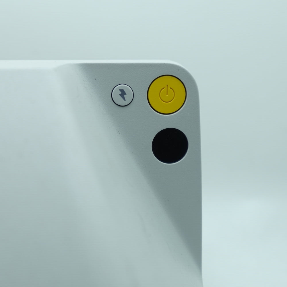 Used Polaroid Now | White | U8