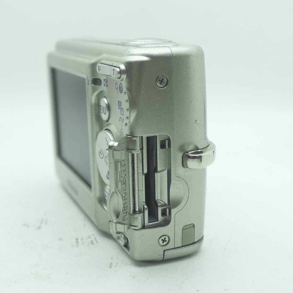 Used Nikon Coolpix L11 | Silver | U8
