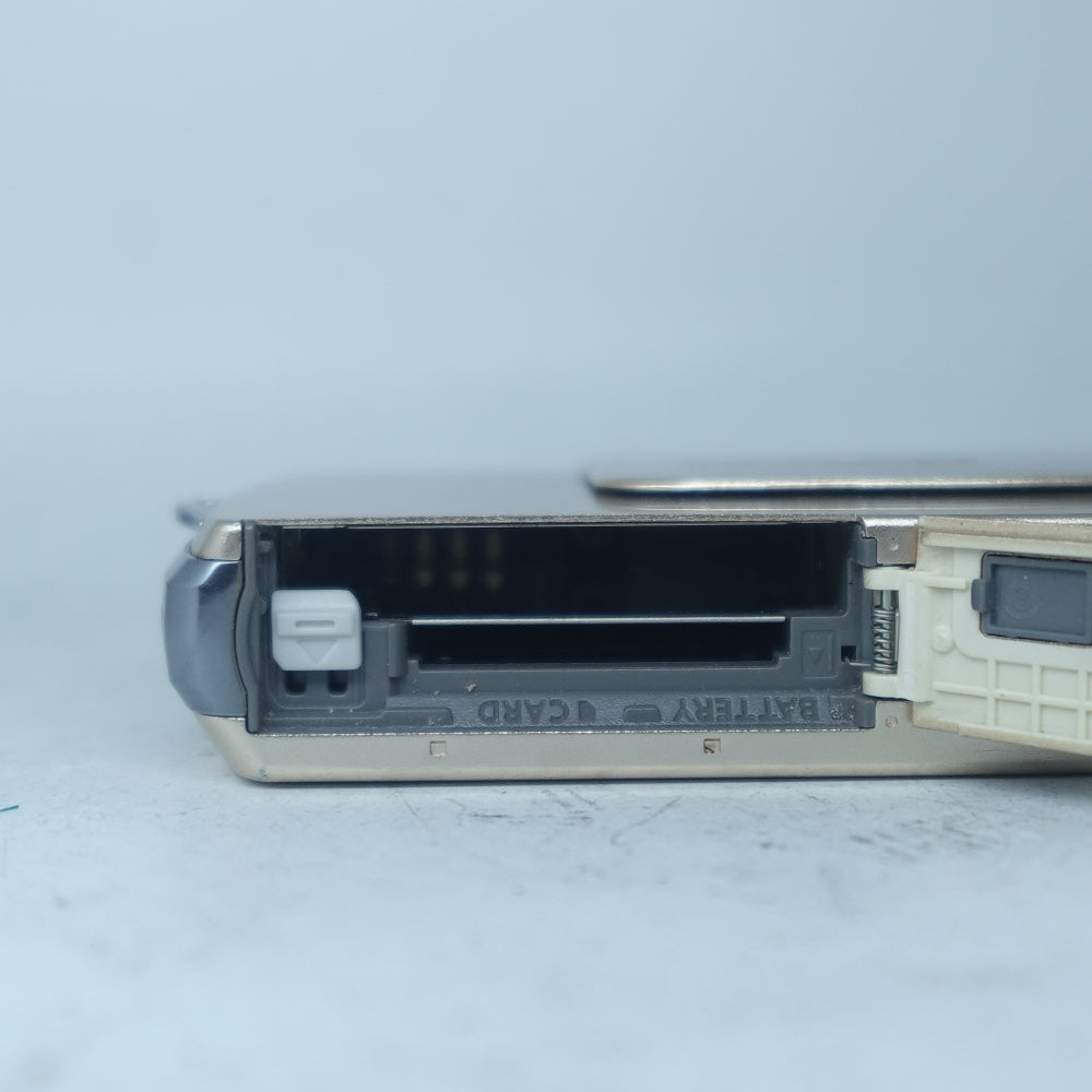 Used Panasonic Lumix DMC-FP7 | Gold | U8