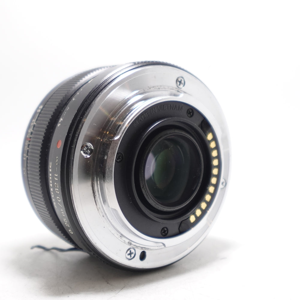 Used Olympus M. Zuiko 17mm f/1.8 | U8