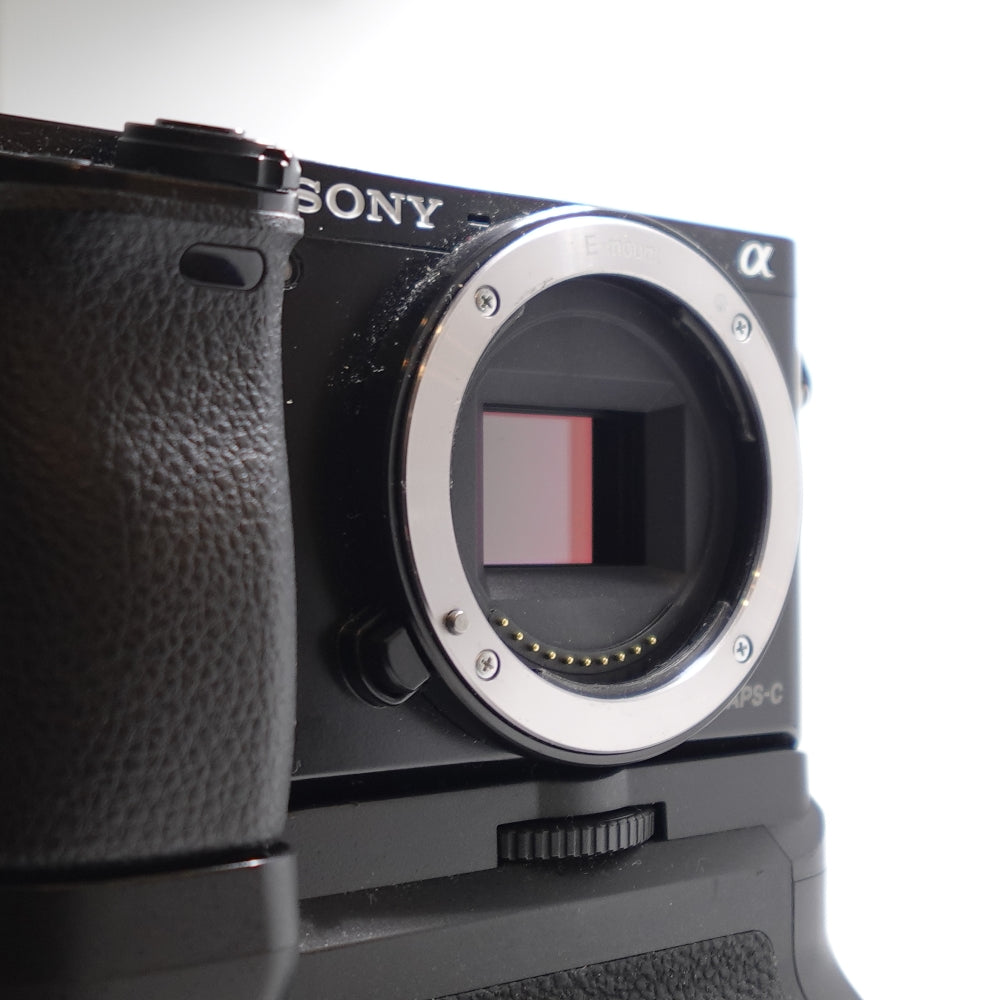 Used Sony A6000 W/ MEKE Battery Grip | Black | U8