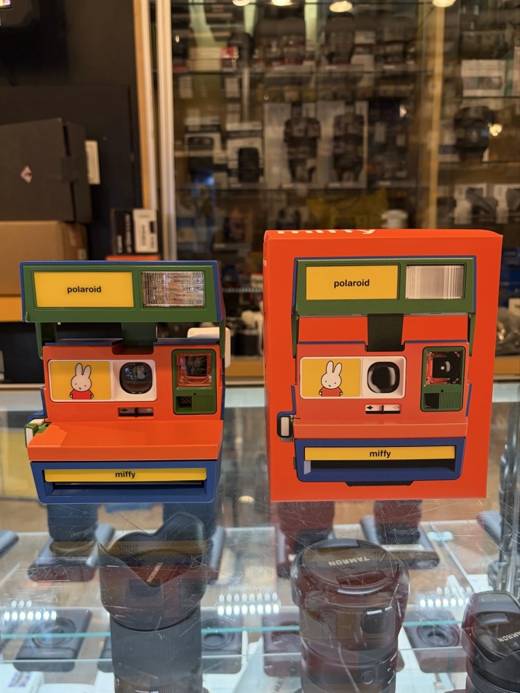 Retrospekt Polaroid 600 Instant Film Camera - Miffy Colorblock