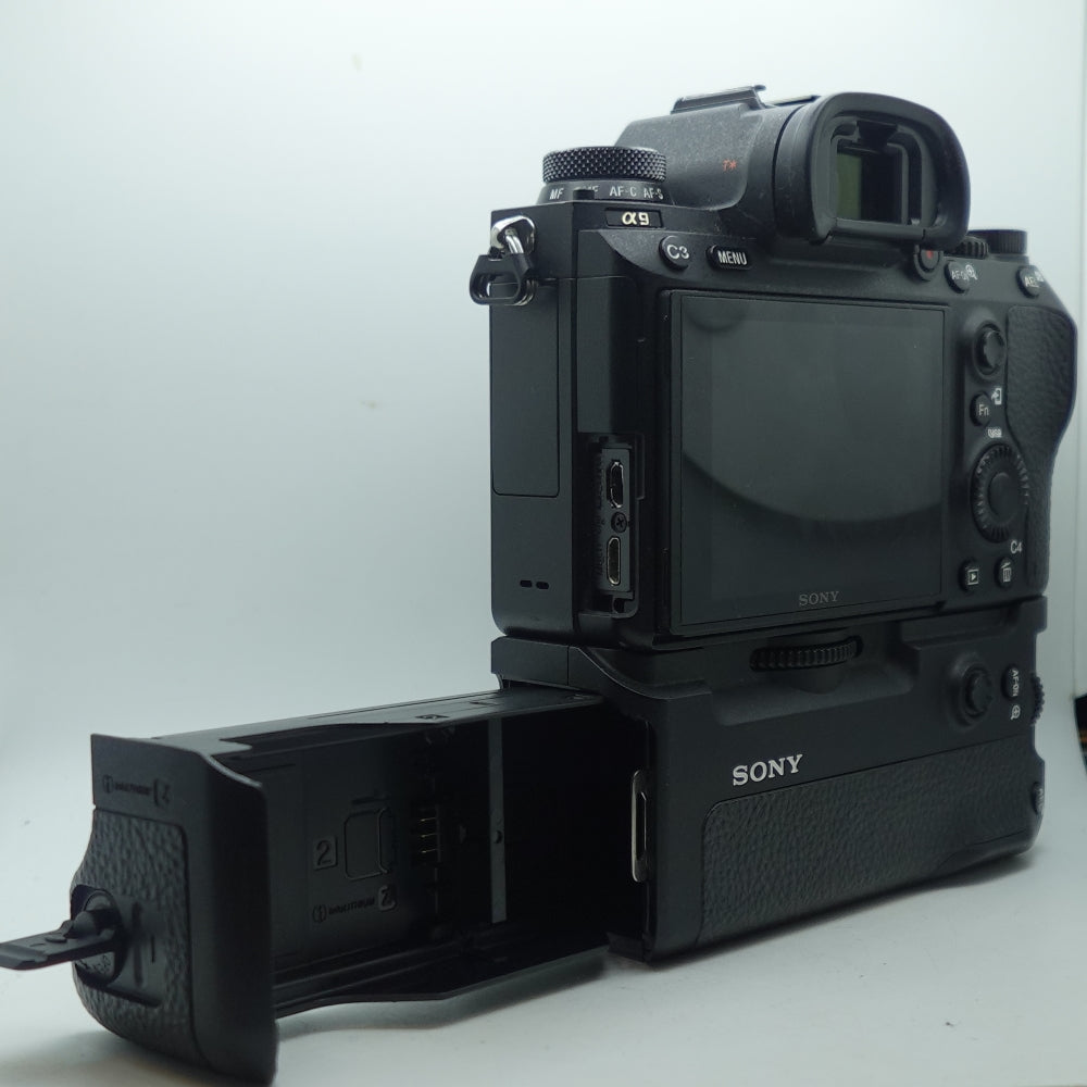 Used Sony A9 Mirrorless Camera W/ Battery grip VG-C3EM | U8