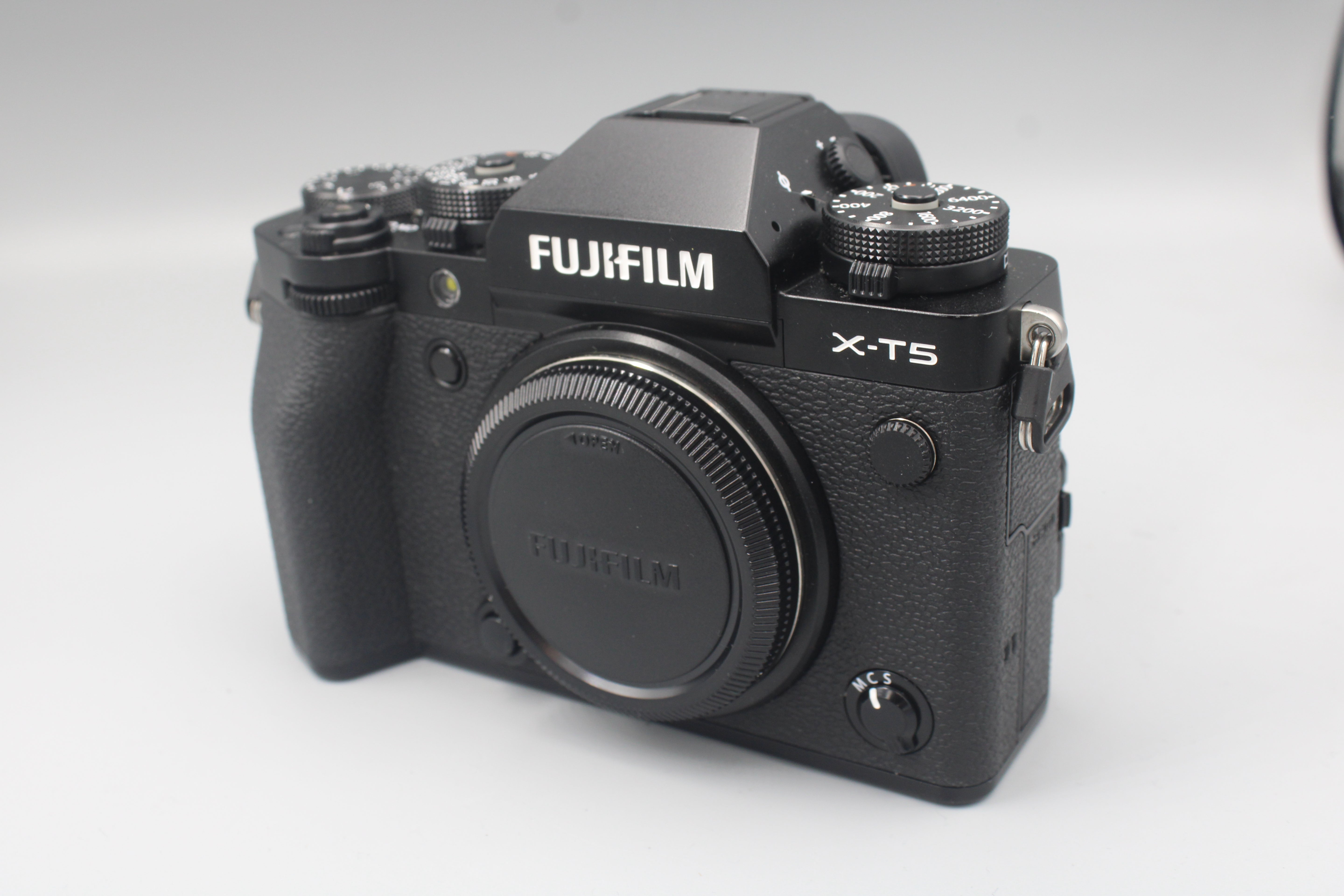 Used Fujifilm XT5 Black Mirrorless 40MP APS-C Used Very Good