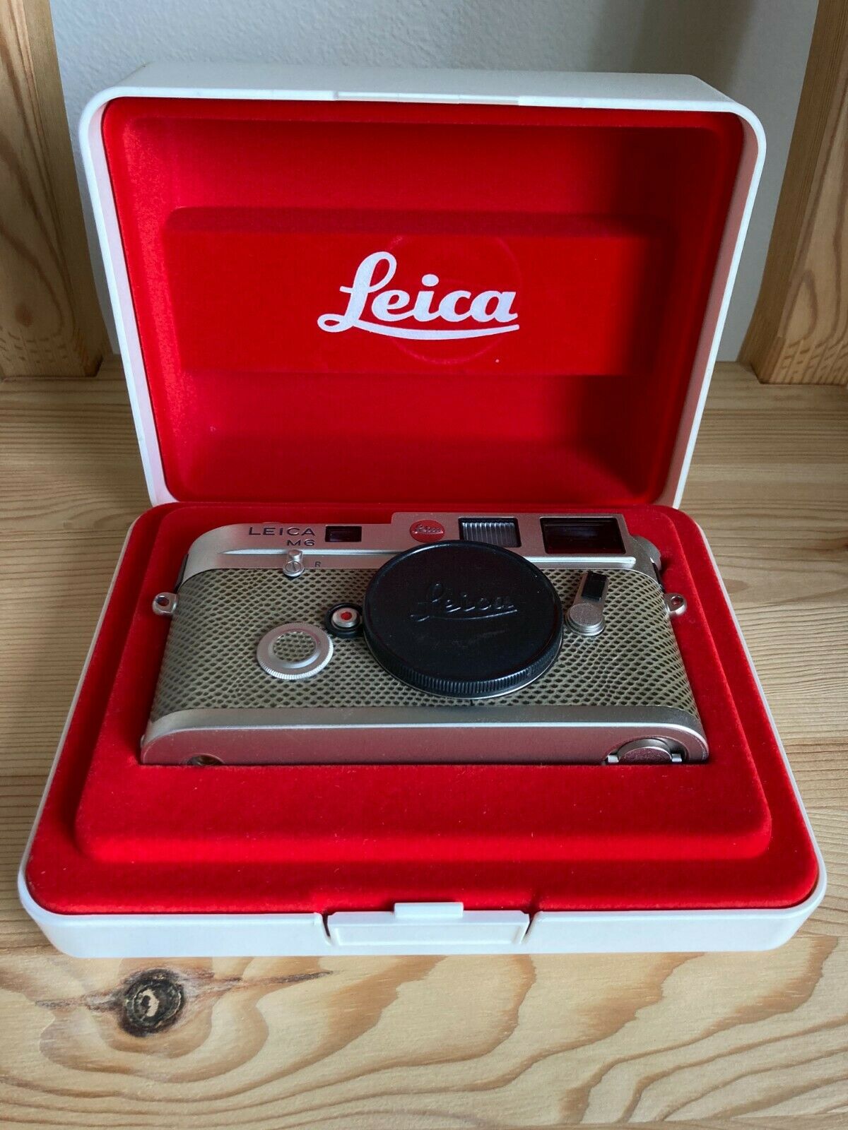 Used Leica M6 Camera Platinum Limited Edition (150 Jahre forografie 1989) - Used Very Good