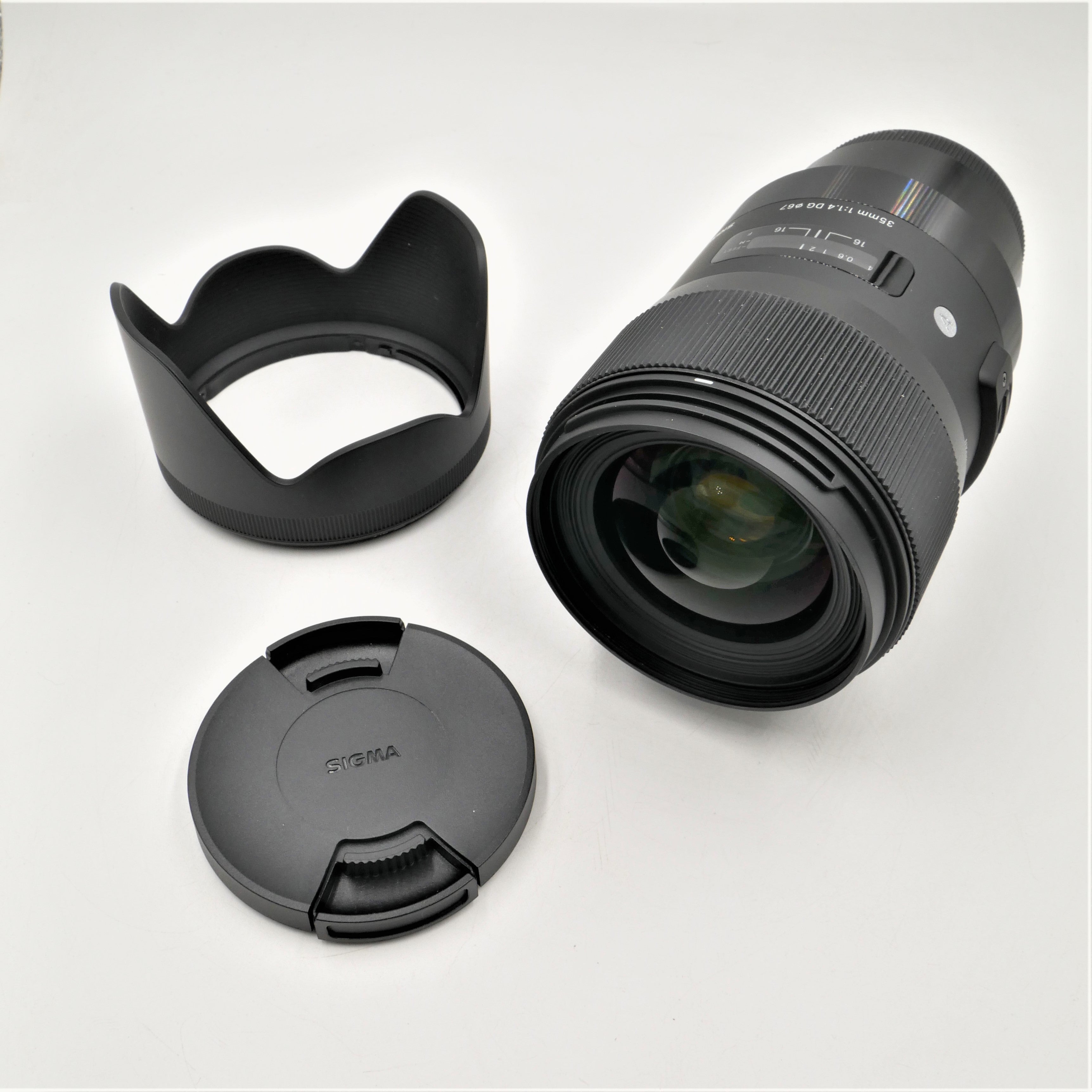 Sigma 35mm f/1.4 Art DG HSM Lens for Sony E Mount **OPEN BOX