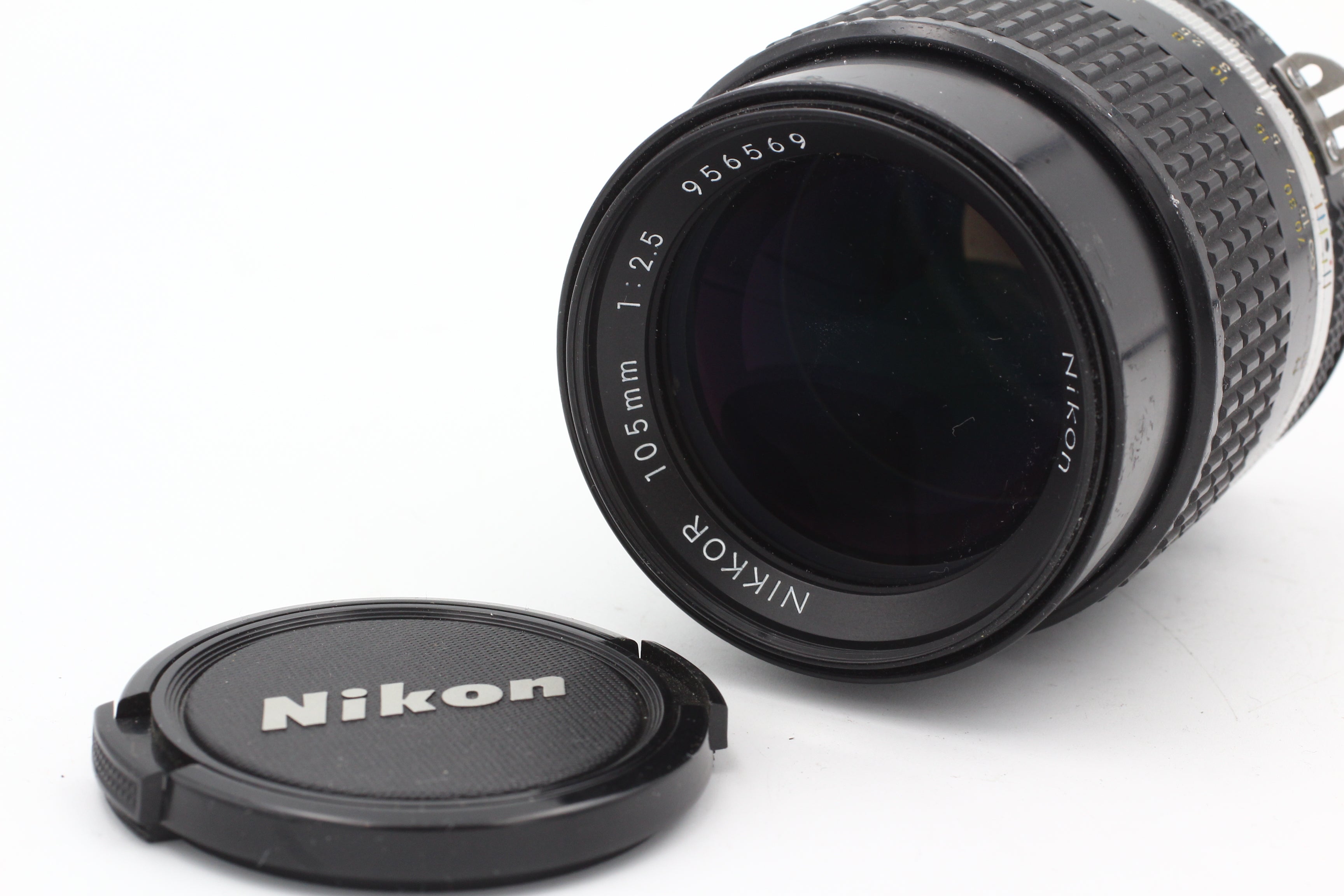 Used Nikon Nikkor 105mm f/2.5 AIS - Used Very Good